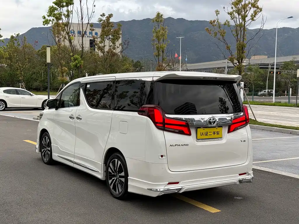 Toyota Alphard 2018 3.5L