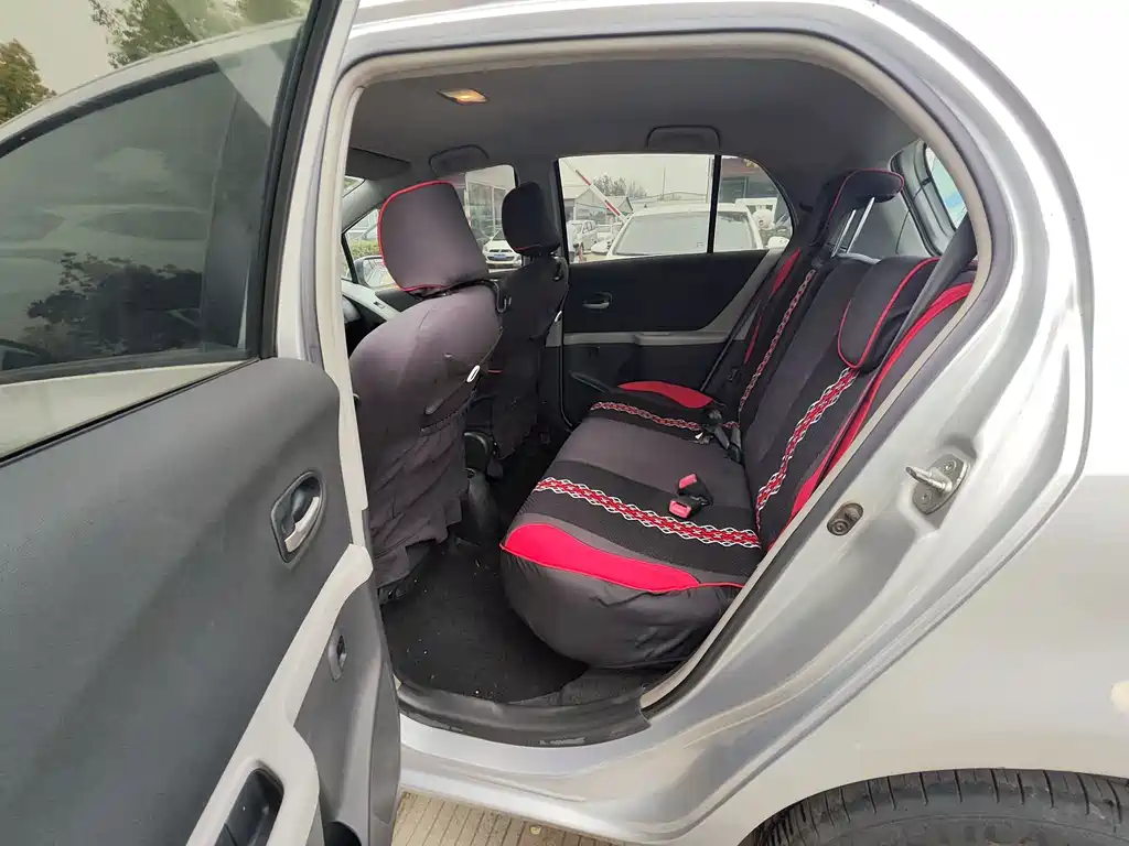 Toyota Yaris — миниатюра 10