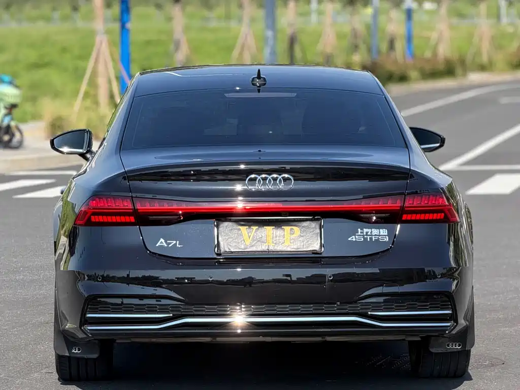 Audi A7L — миниатюра 9
