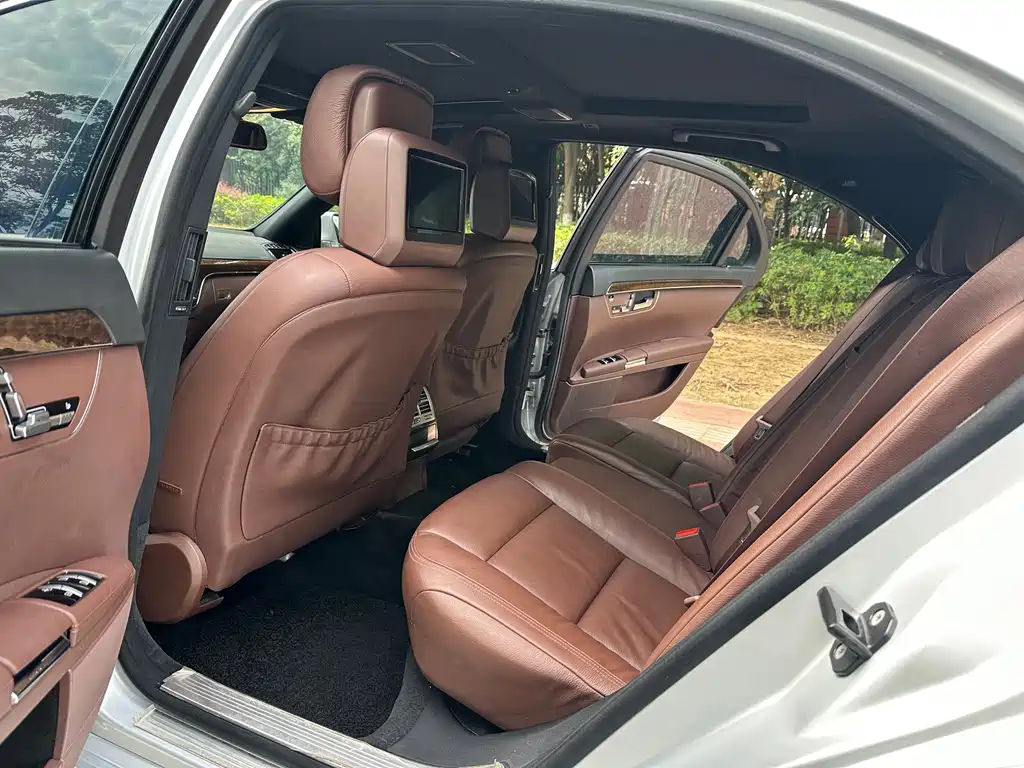 Mercedes-Benz S-Class — миниатюра 12
