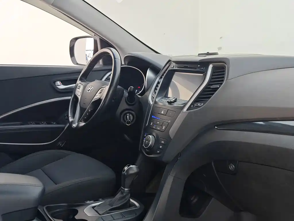 Hyundai Santa Fe — миниатюра 11