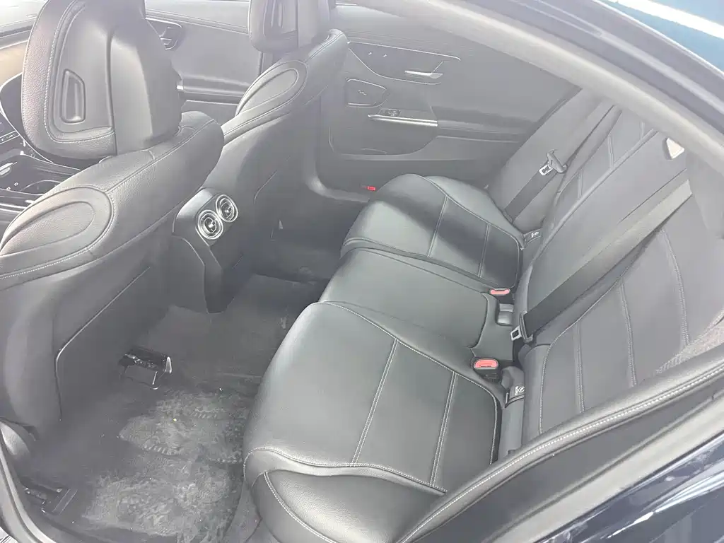 Mercedes-Benz C-Class — миниатюра 10