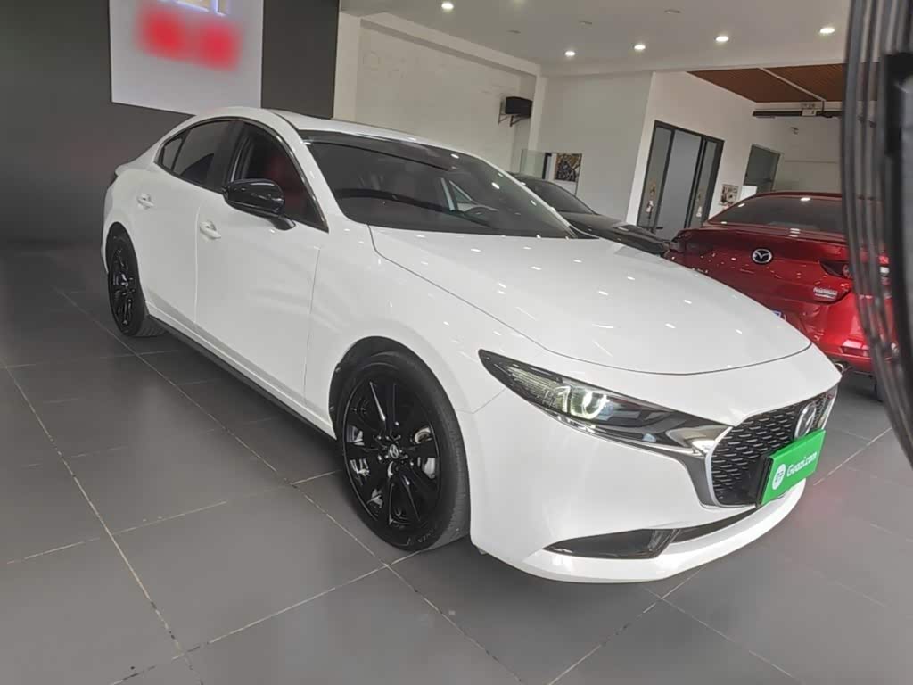 Mazda Mazda3 Axela 2.0 л 2023 г. Белый, пробег 36300 км
