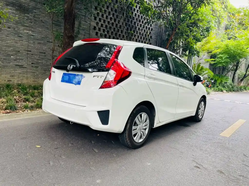 Honda Fit — миниатюра 12