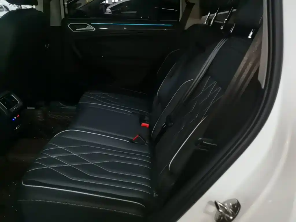Volkswagen Tiguan L — миниатюра 17