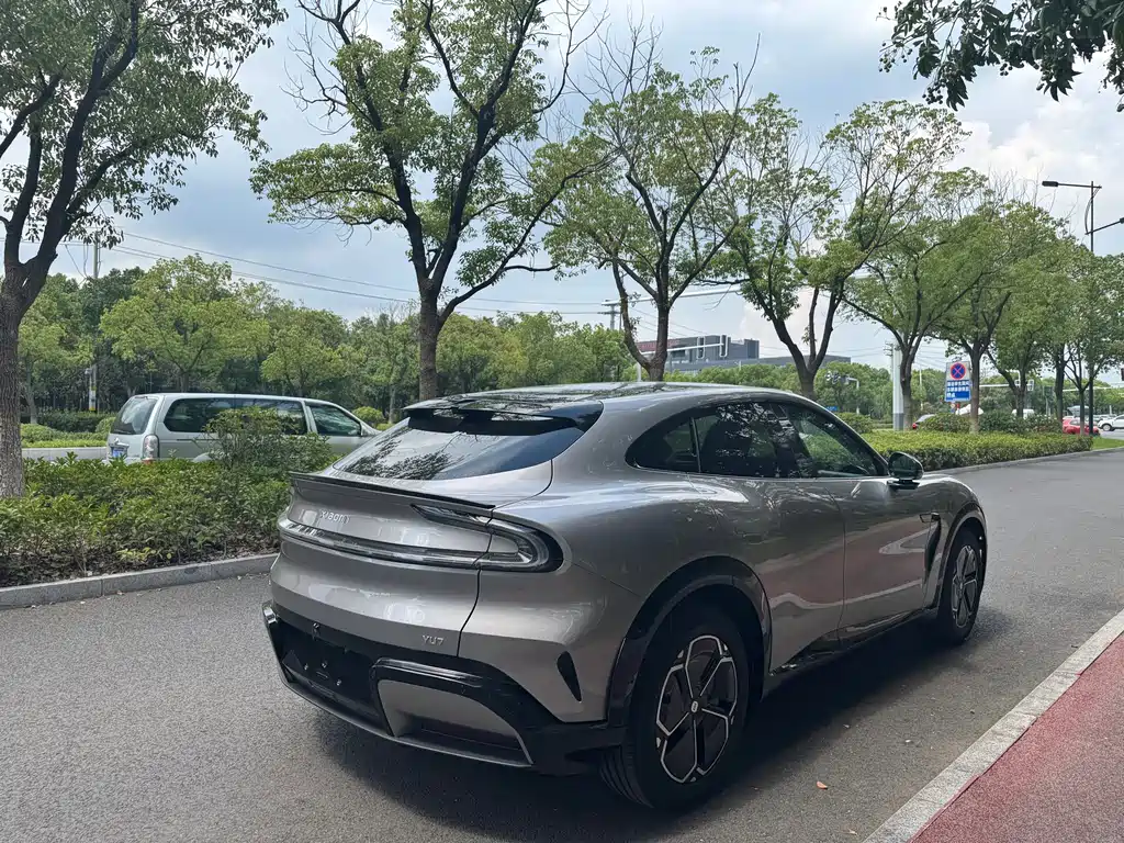 XIAOMI CAR XIAOMI YU7