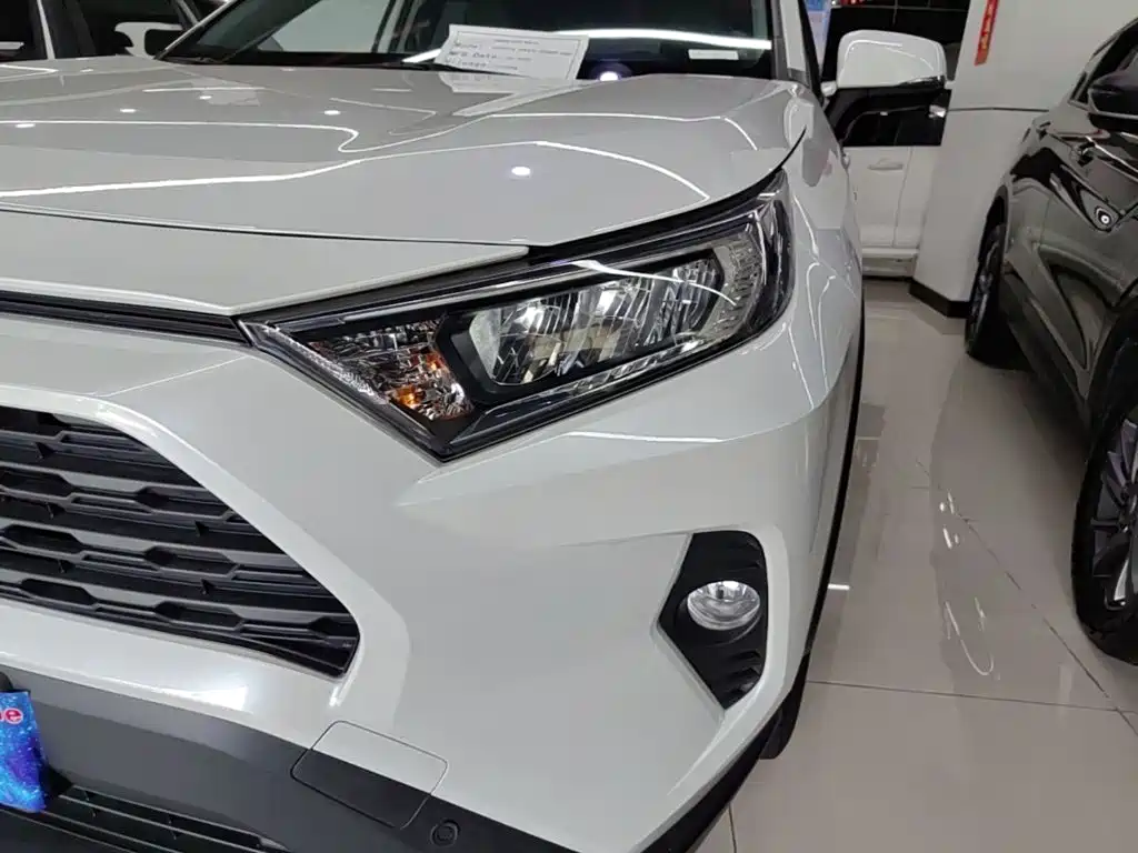 Toyota RAV4 — миниатюра 24