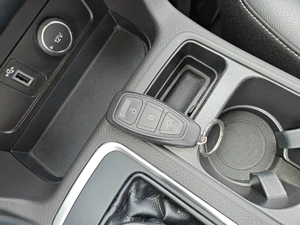 Ford Kuga — миниатюра 9