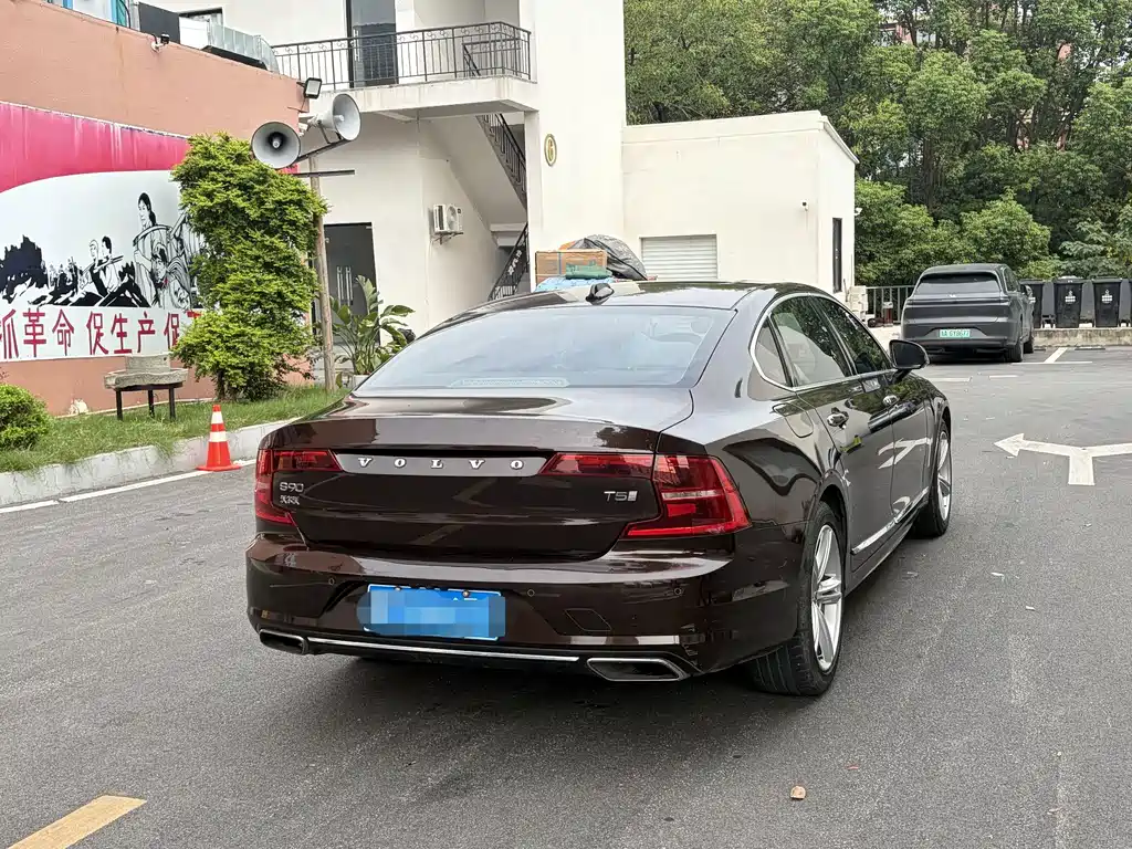 Volvo S90 — миниатюра 9