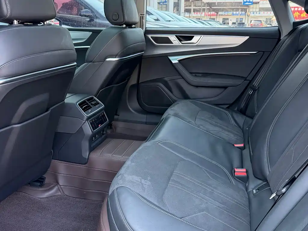 Audi A7L — миниатюра 16