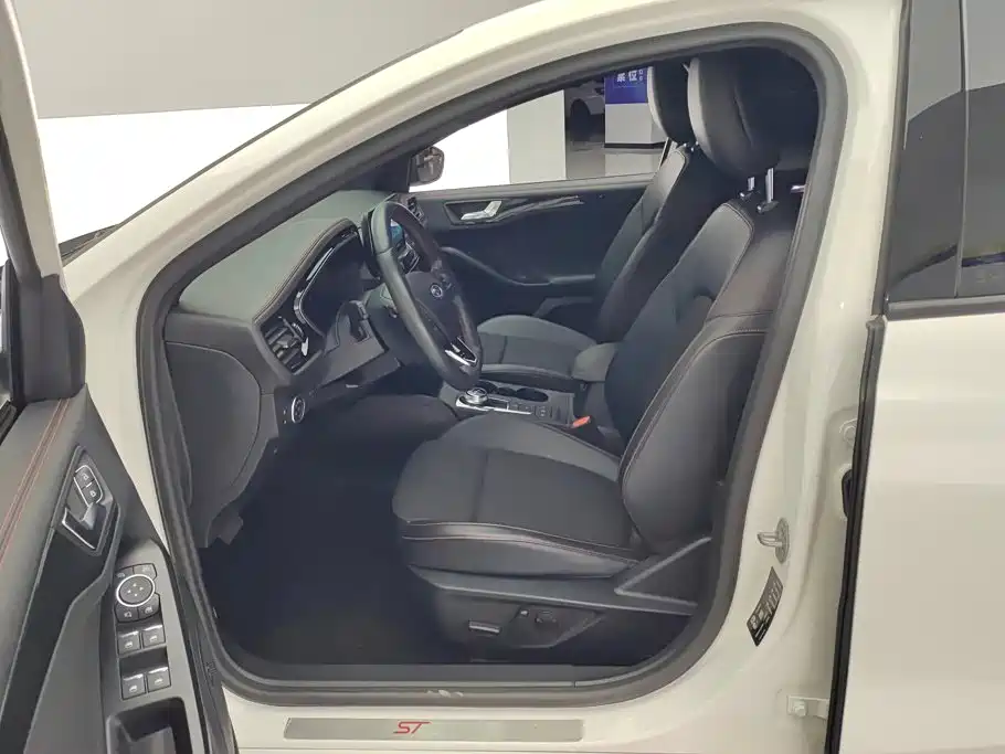 Ford Focus — миниатюра 9