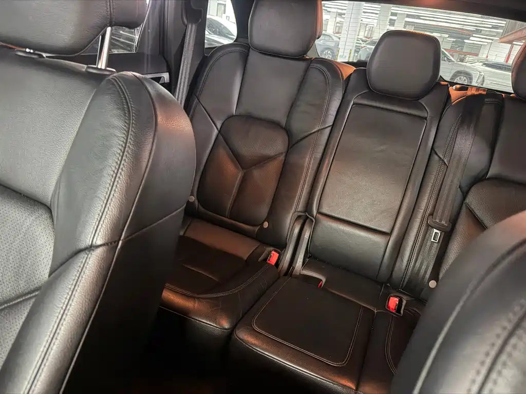 Porsche Cayenne — миниатюра 11