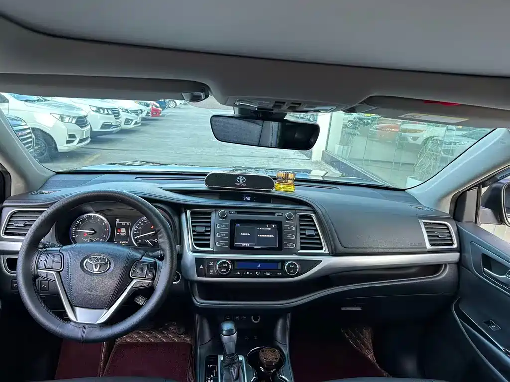 Toyota Highlander — миниатюра 13