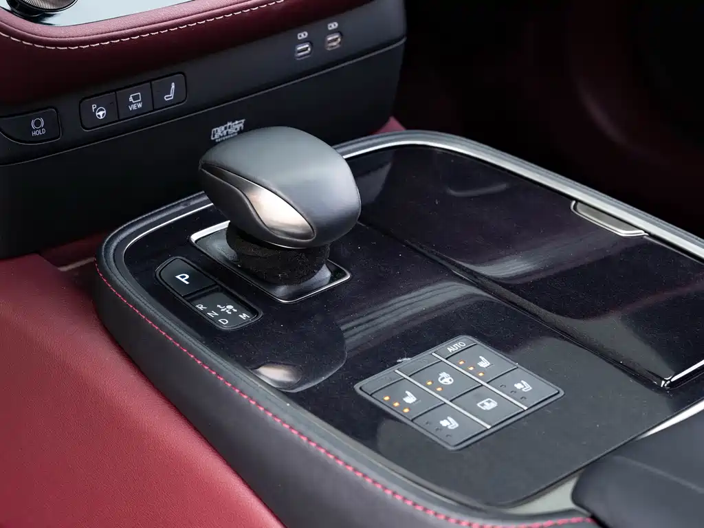 Lexus LS — миниатюра 15