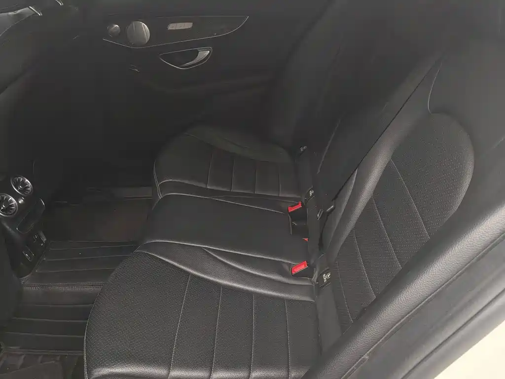 Mercedes-Benz C-Class — миниатюра 8