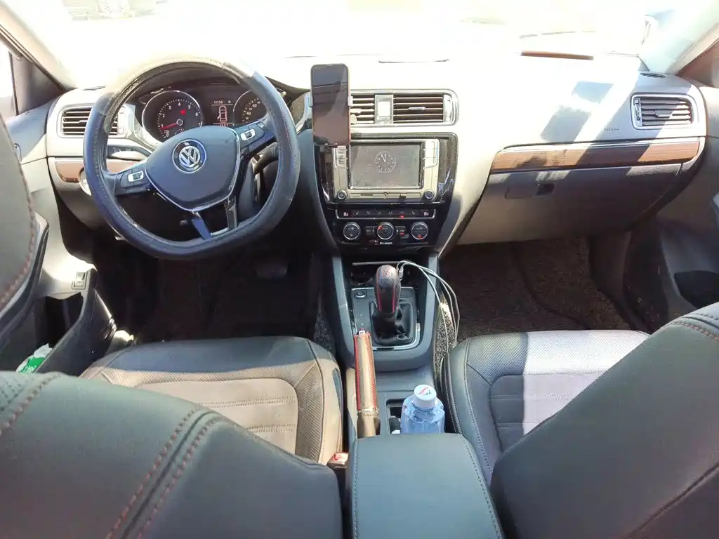 Volkswagen Sagitar — миниатюра 6