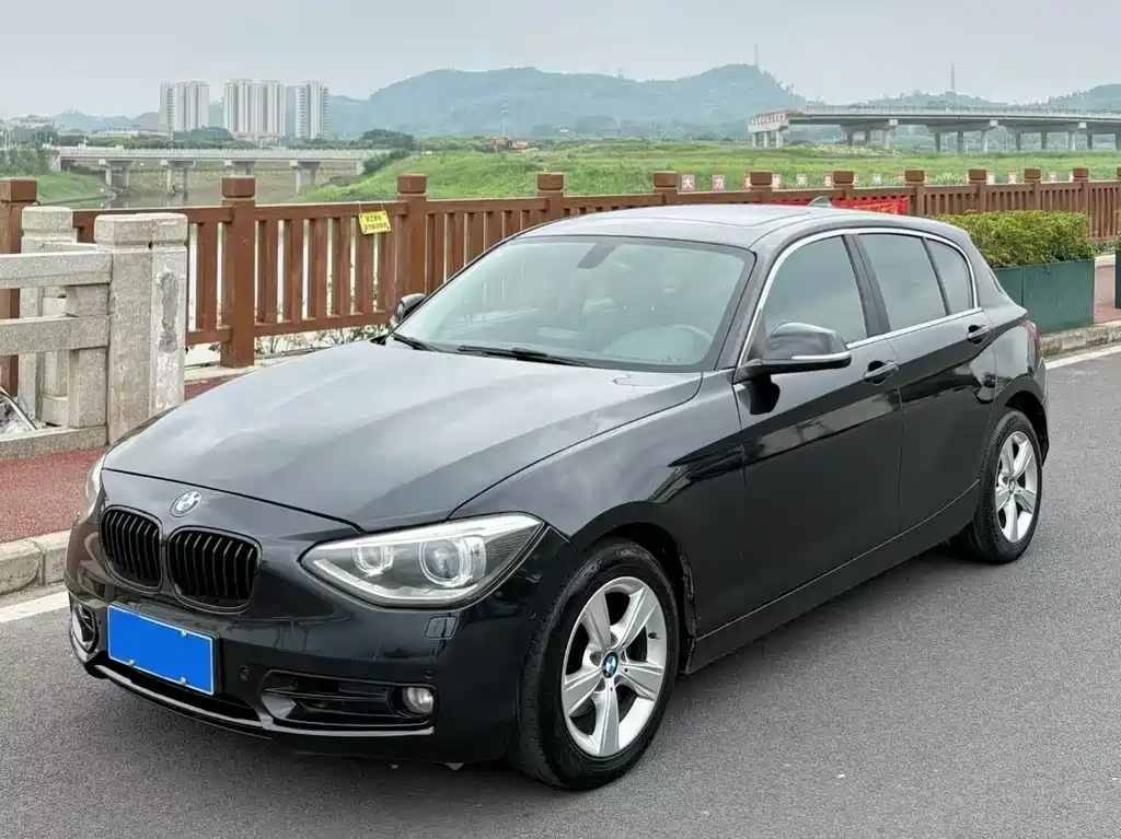 BMW 1 Series (Import) 2012