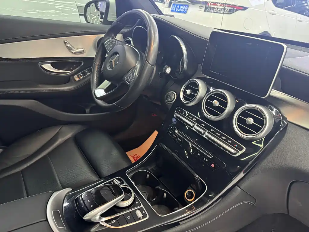Mercedes-Benz GLC — миниатюра 7