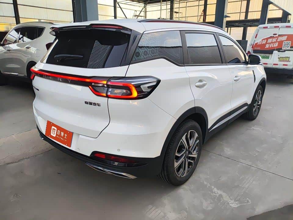 CHERY Tiggo 7 PLUS 1.5 л 2023 г. Белый, пробег 10000 км