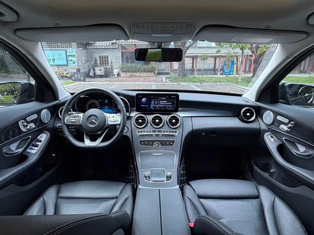 Mercedes-Benz C-Class — миниатюра 15