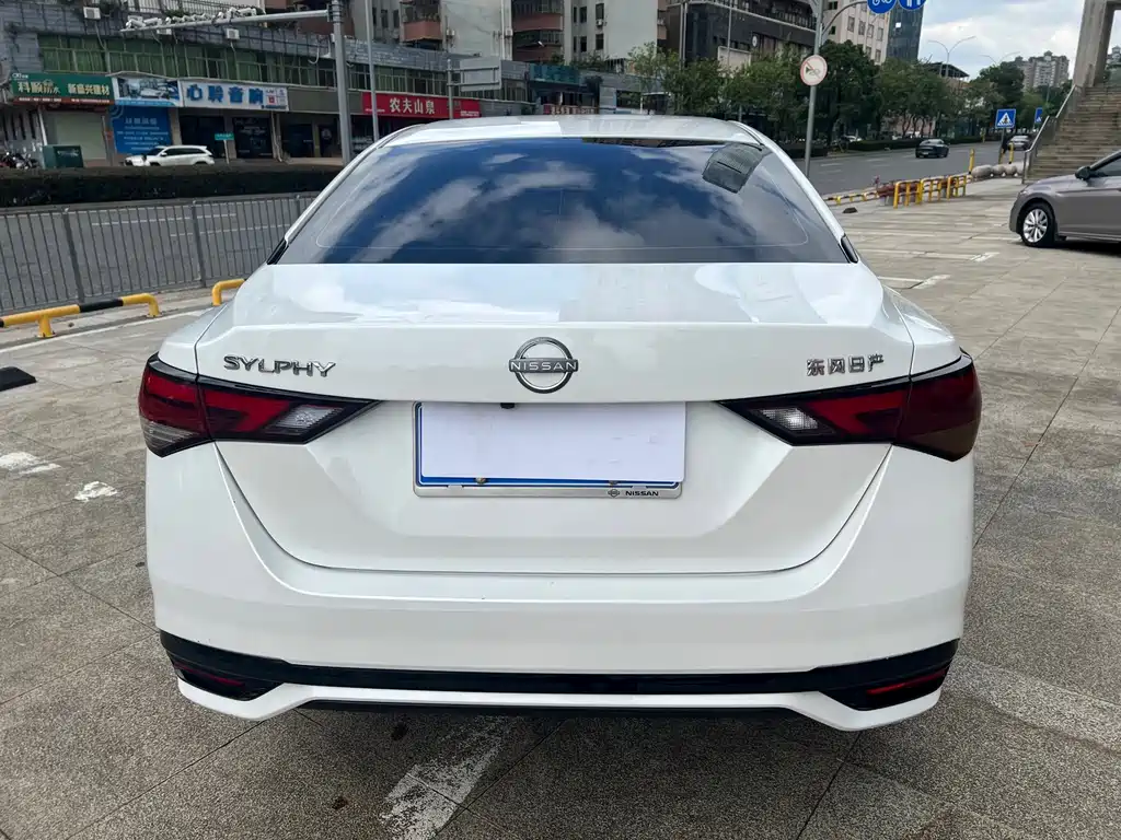 Nissan Sylphy — миниатюра 8