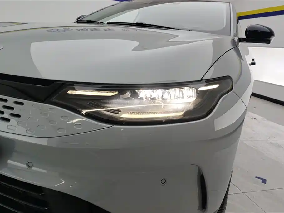 ZERO-RUNNING CAR ZERO RUN C01