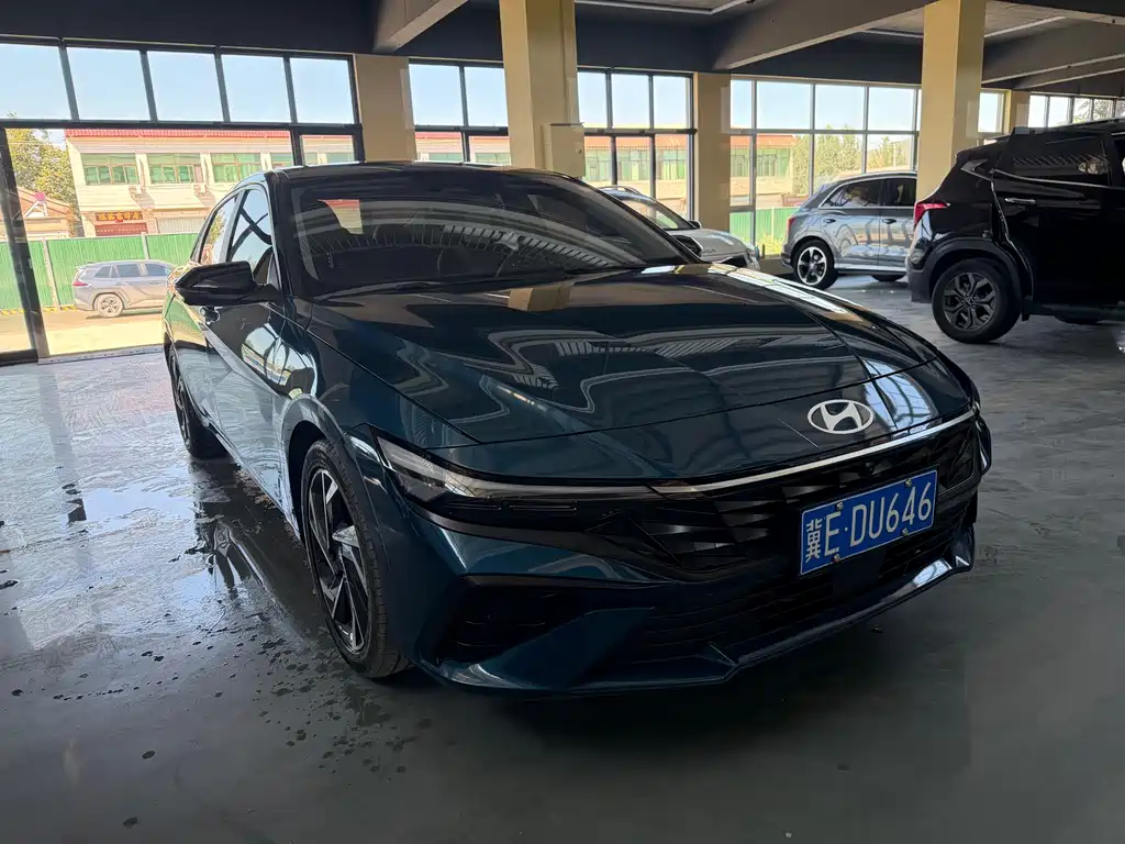 Hyundai Elantra — миниатюра 3