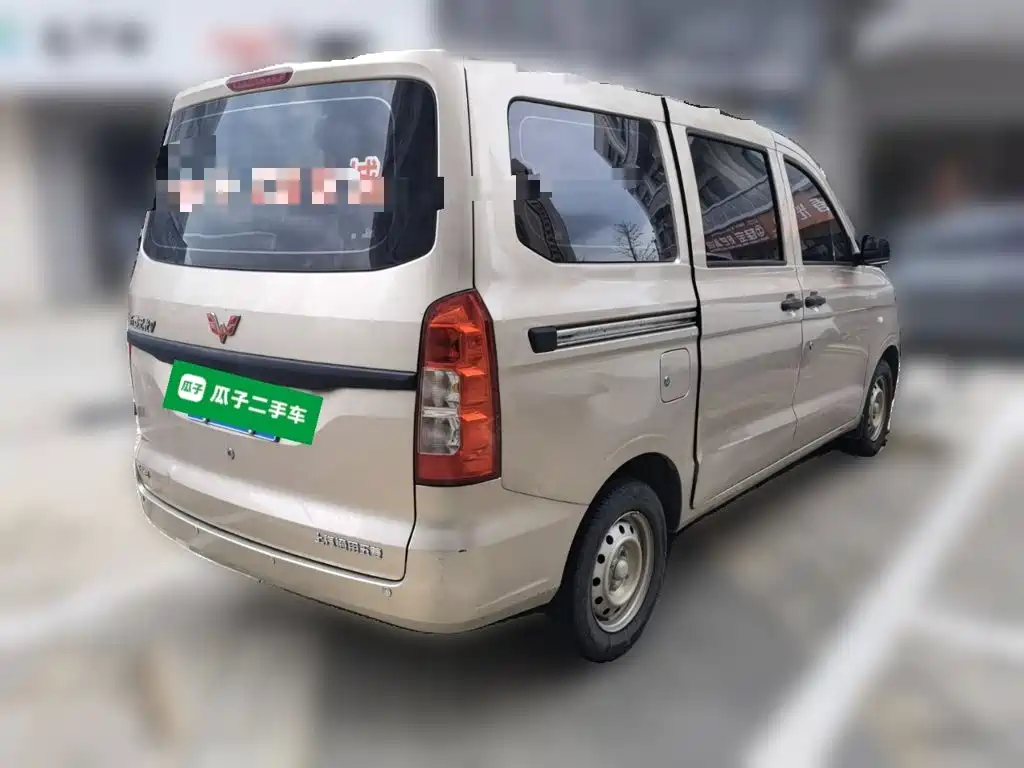Wuling Hongguang V — миниатюра 6