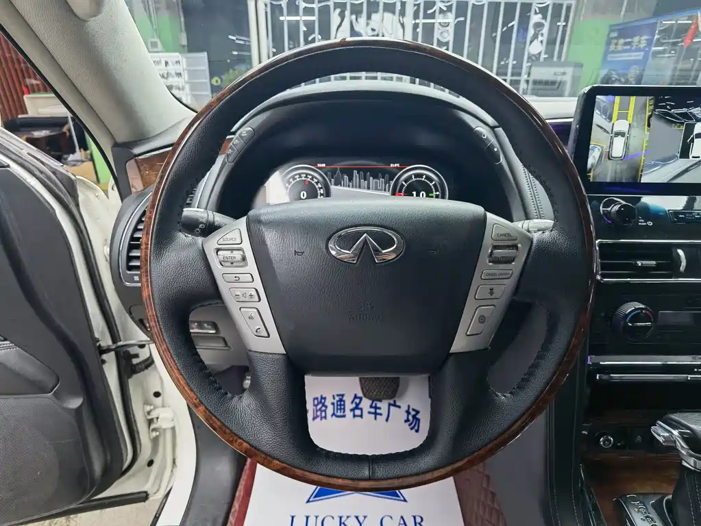 Infiniti QX80 — миниатюра 10