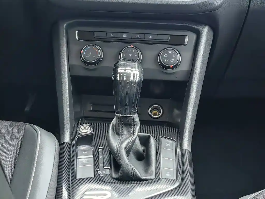 Volkswagen Tiguan L — миниатюра 13