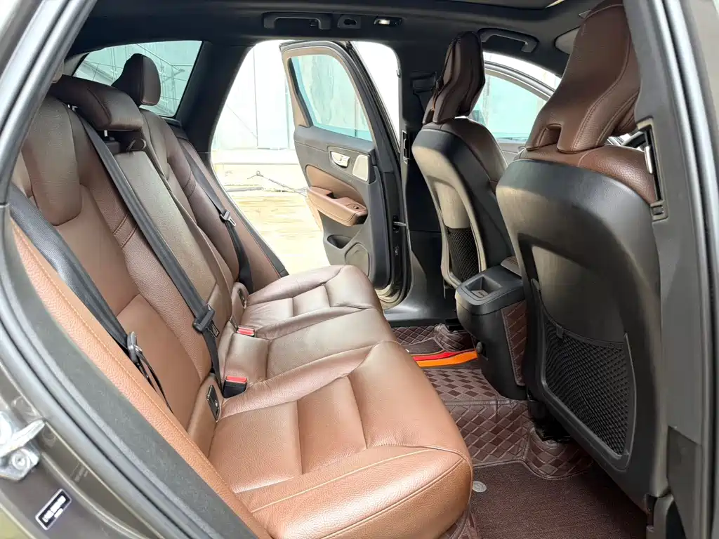 Volvo XC60 — миниатюра 12