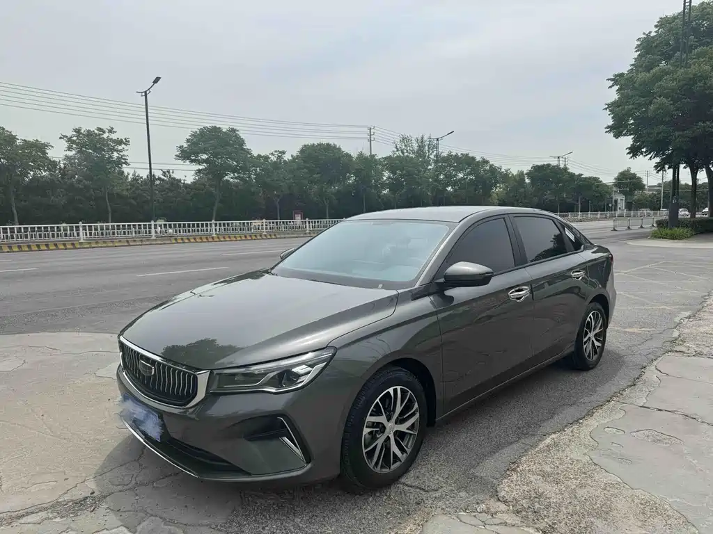 Geely Emgrand 2024