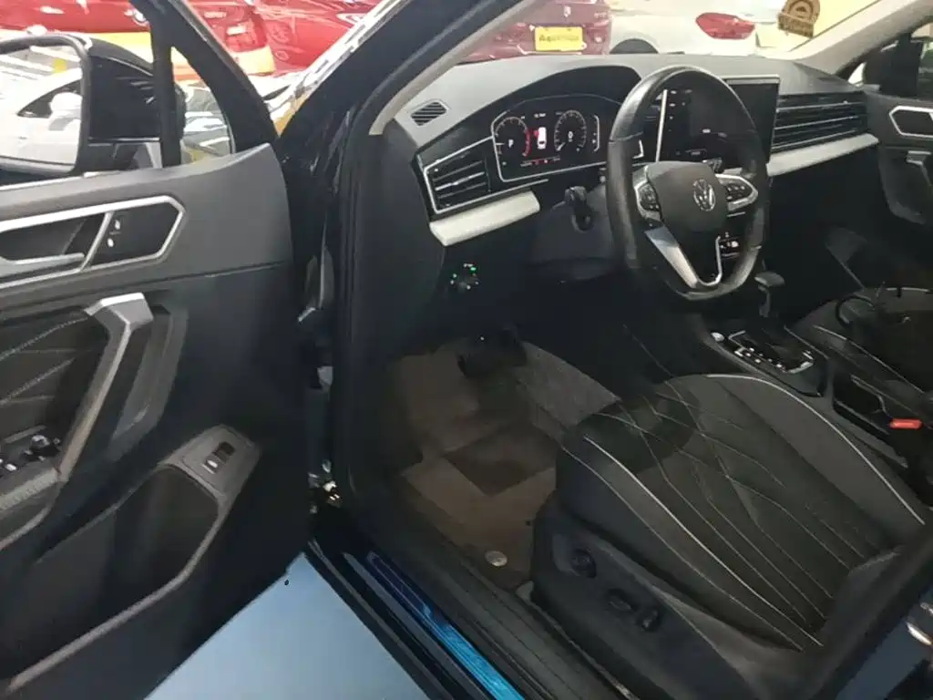 Volkswagen Tiguan L — миниатюра 16
