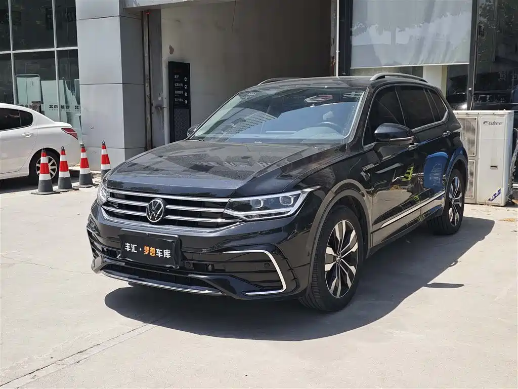 Volkswagen Tiguan L 2024