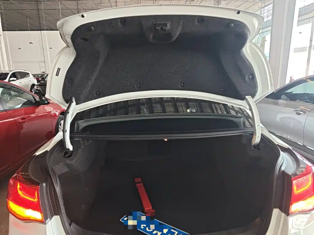 Chevrolet Malibu — миниатюра 19