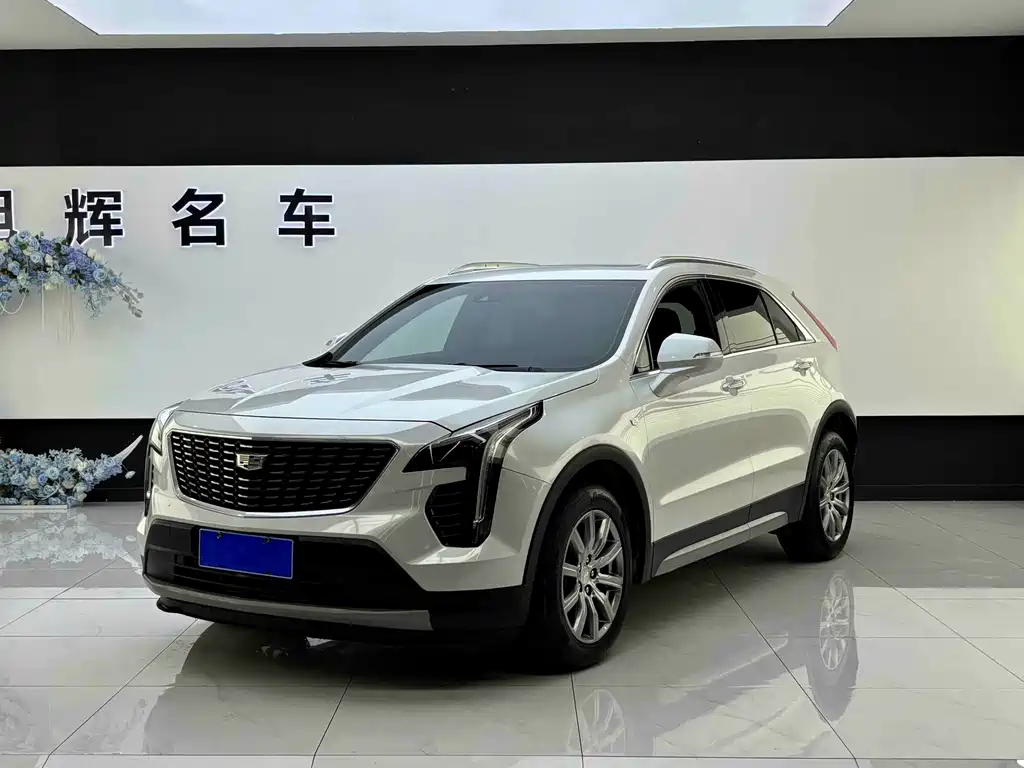 Купить Cadillac XT4