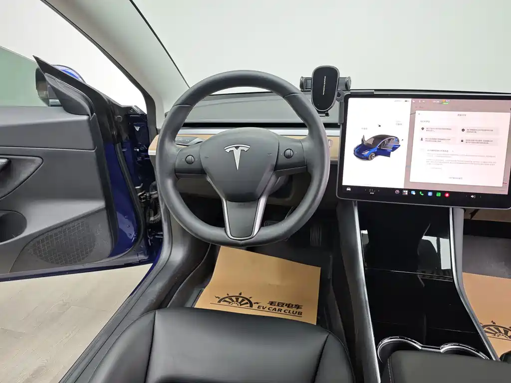 Tesla Model 3 — миниатюра 18