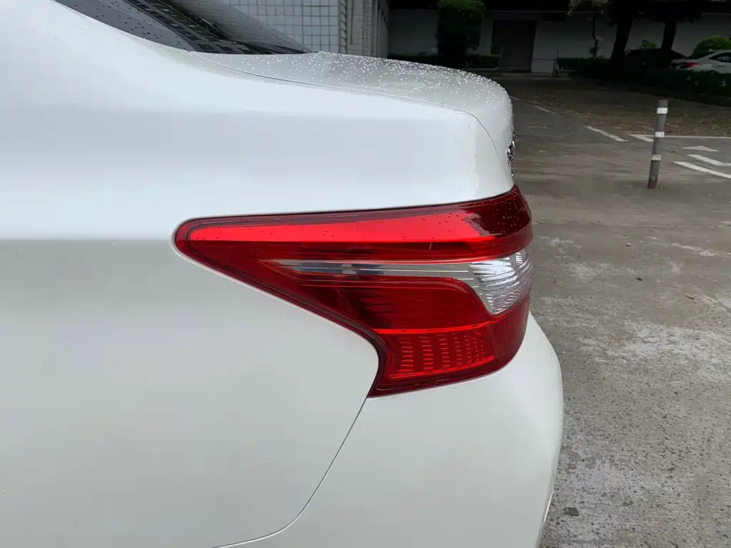 Nissan Sylphy EV — миниатюра 7
