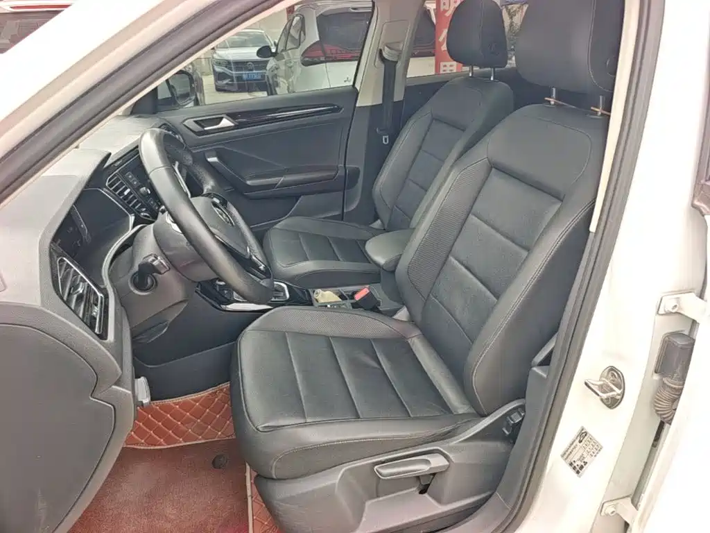 Volkswagen T-Roc — миниатюра 15