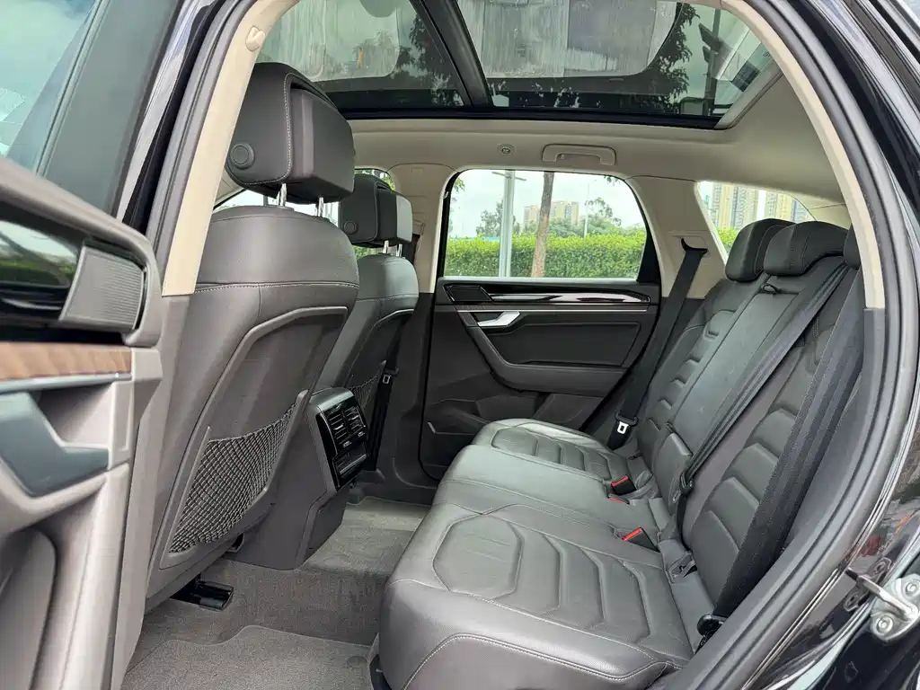 Volkswagen Touareg — миниатюра 11