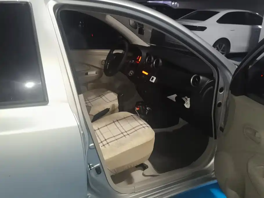 Venucia R30 — миниатюра 8