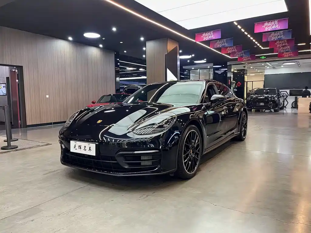 Porsche Panamera 2023