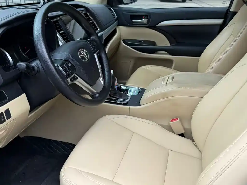 Toyota Highlander — миниатюра 11