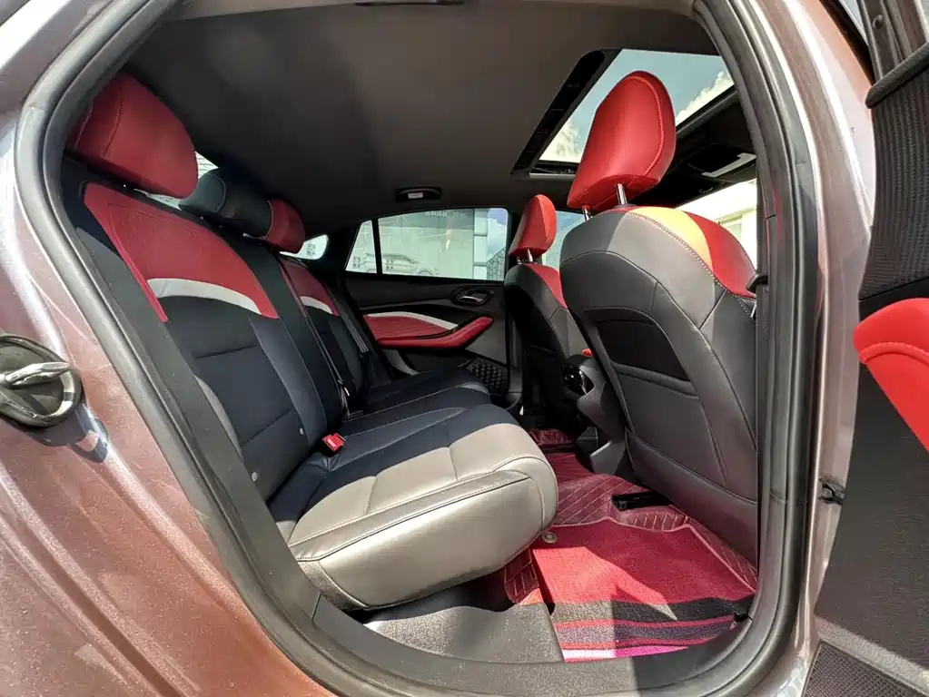 MG MG5 — миниатюра 16