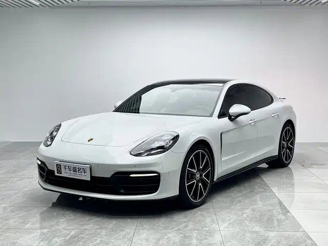PORSCHE PANAMERA 2022