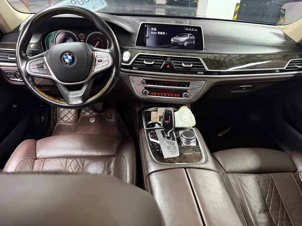 BMW 7 Series — миниатюра 15