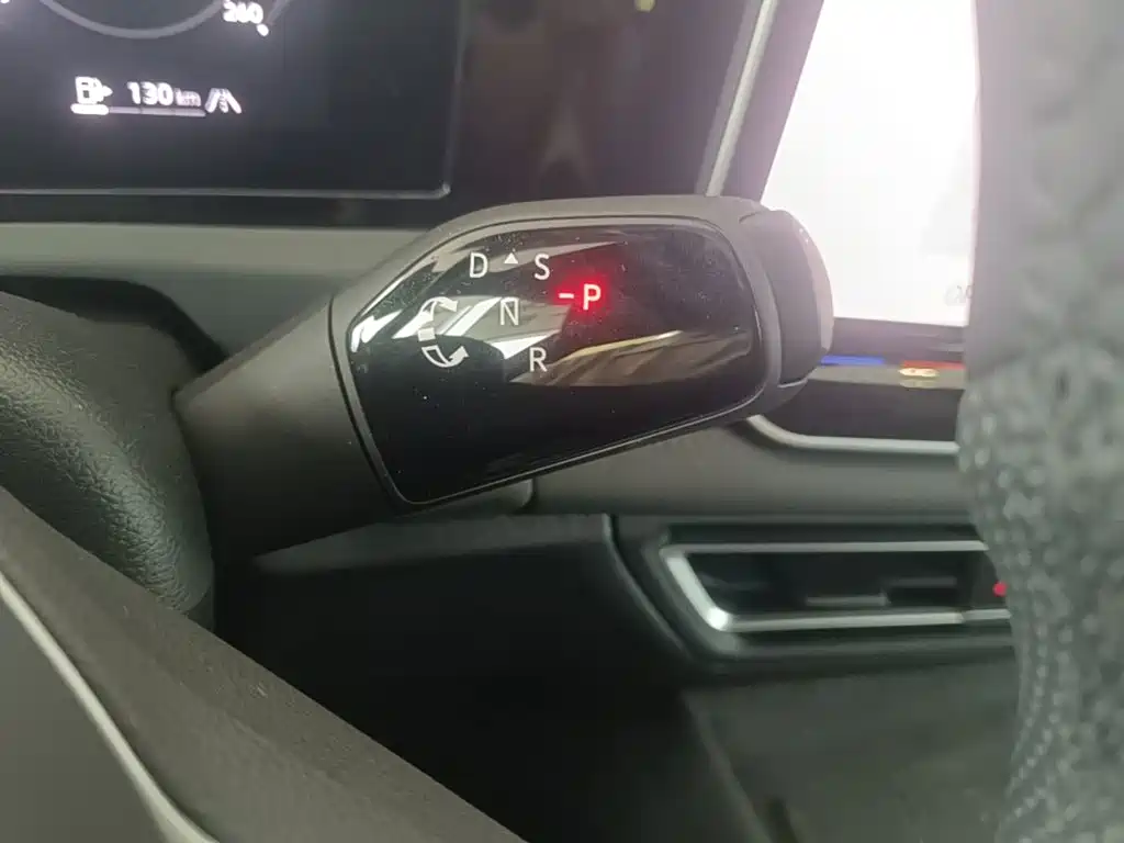 Volkswagen Tiguan L — миниатюра 14