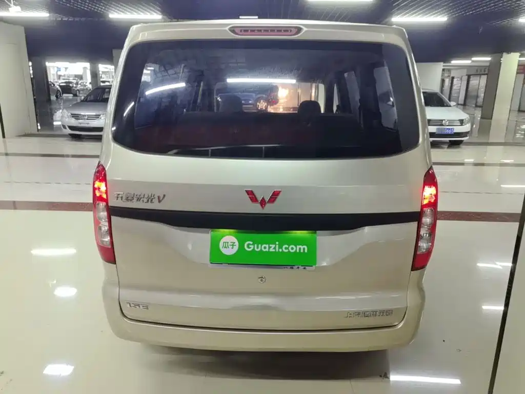 Wuling Hongguang V — миниатюра 6