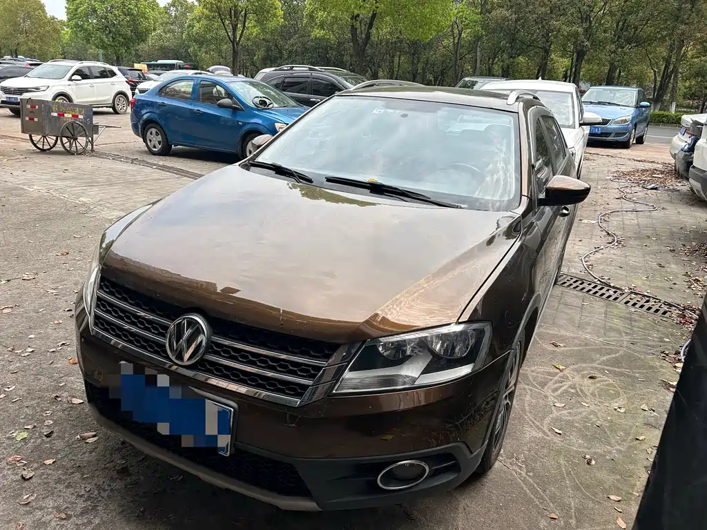Volkswagen Cross Lavida 2015