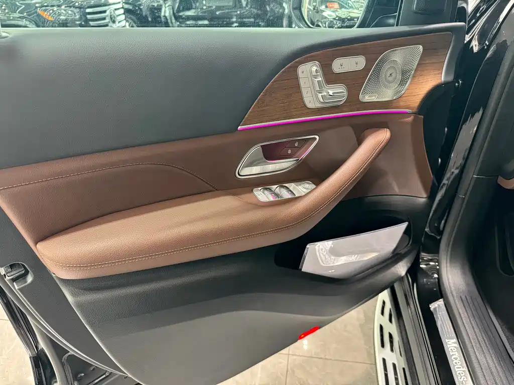 Mercedes-Benz GLE (Import) — миниатюра 7